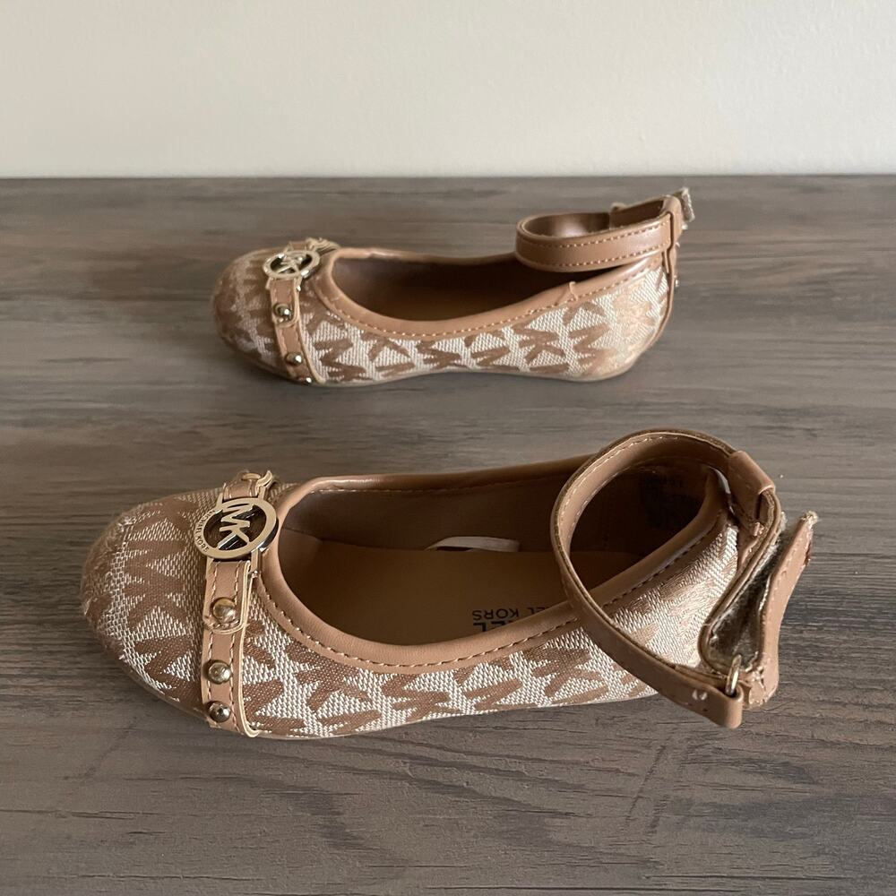 Michael Kors Jinny 3 Girls Ballet Flats Size 7 Tan MK Logo Ankle Strap